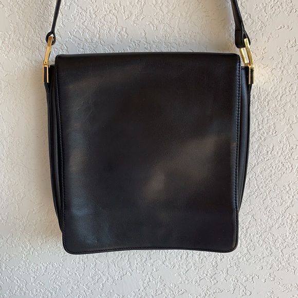Black leather shoulder bag by Preview Collection